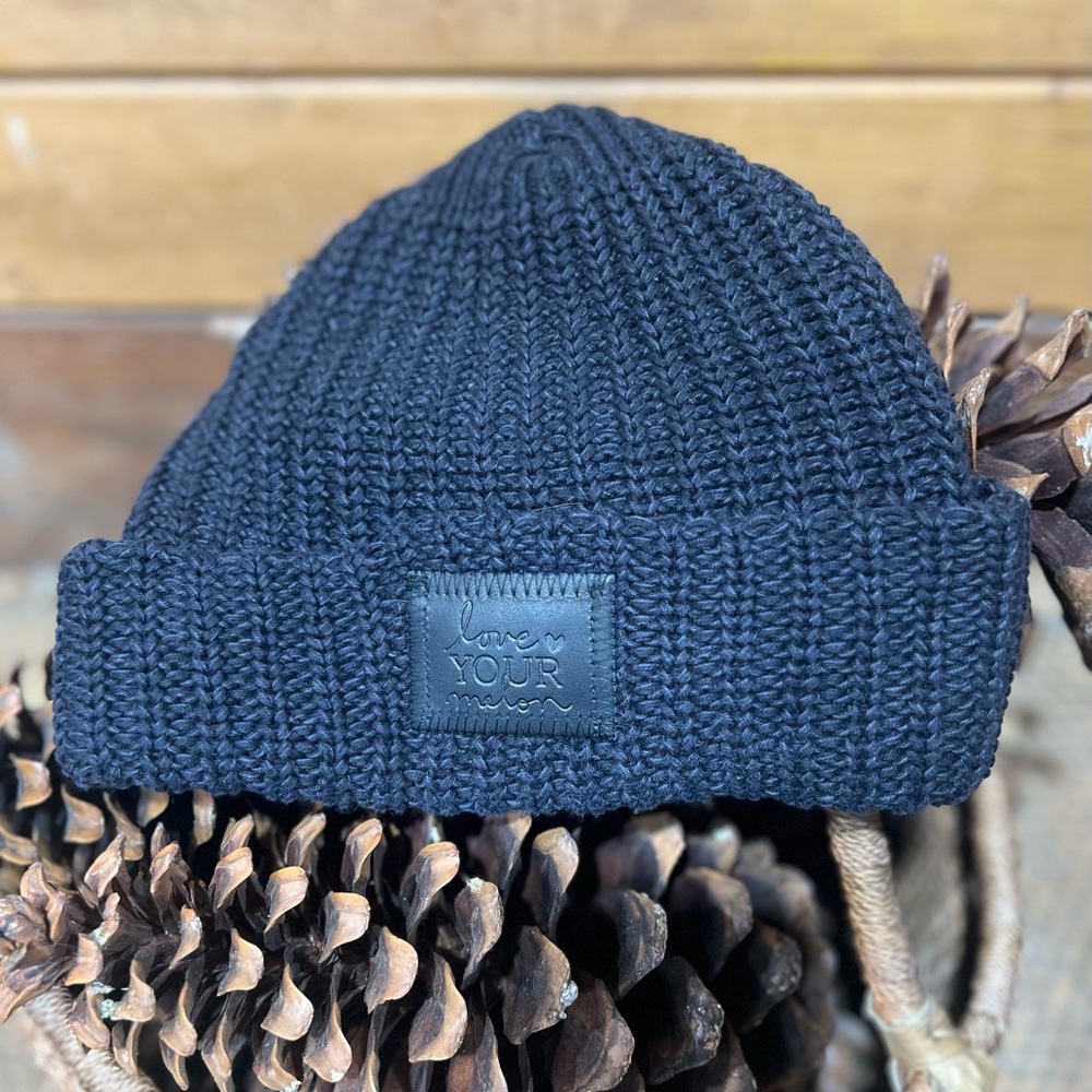 Love Your Melon Black Knit Cuffed Beanie Hat
Timeless Fall Essential 🖤